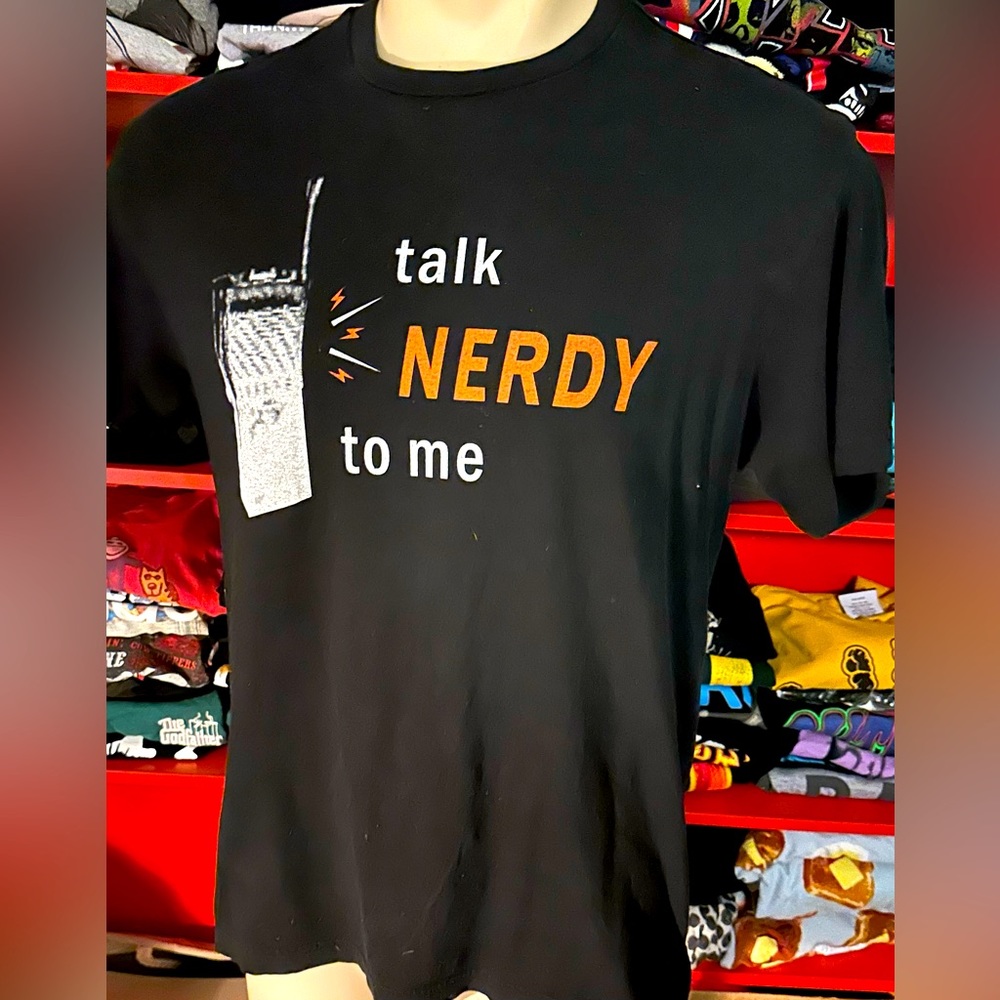 RADIO SHACK “Talk Nerdy To Me” Black Graphic Short Sleeve Shirt x Size : Medium
